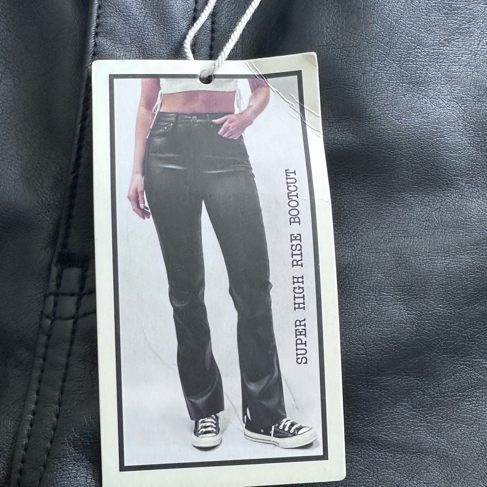New with tags / faux leather - Picture 2 of 9